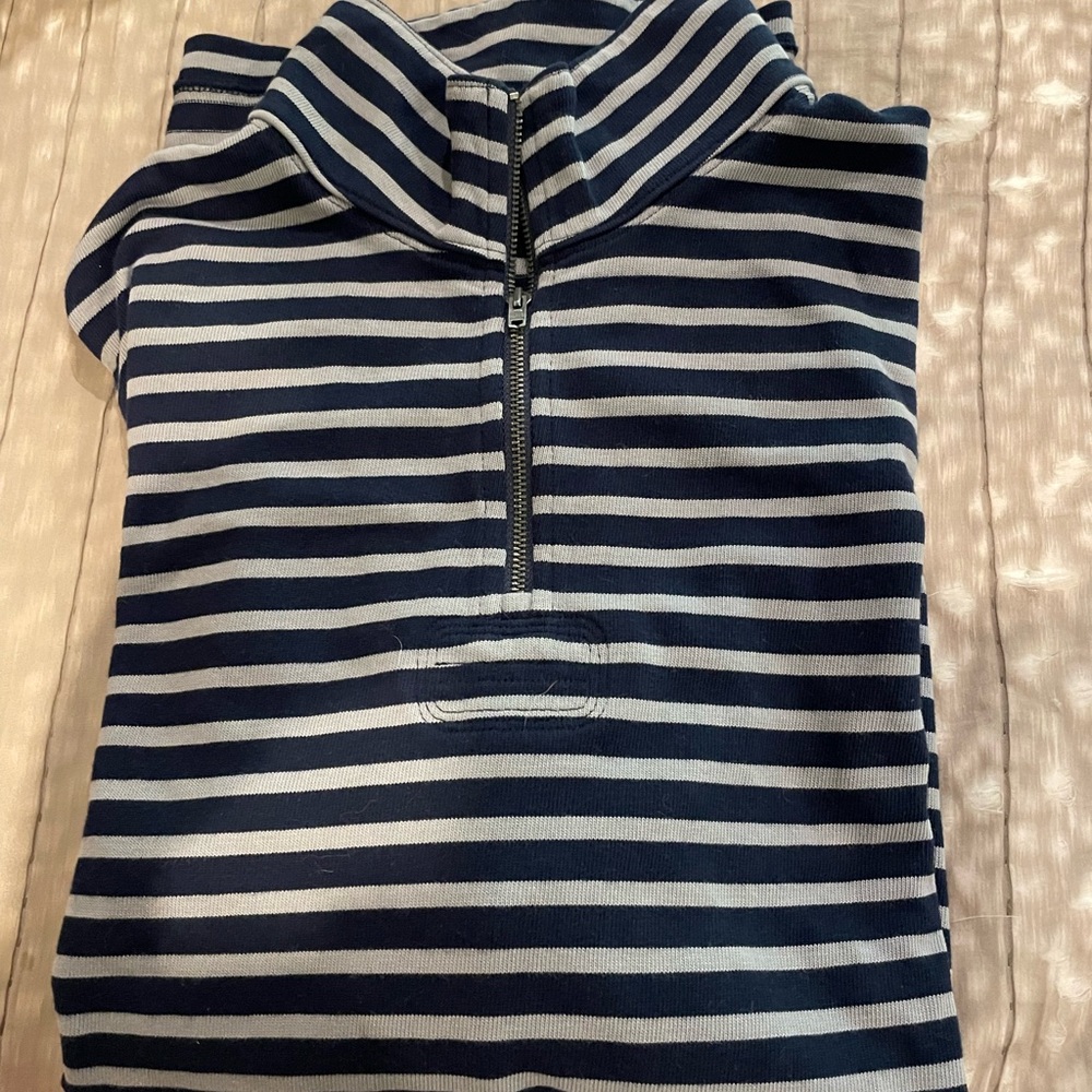 J Crew men’s pullover, Size L